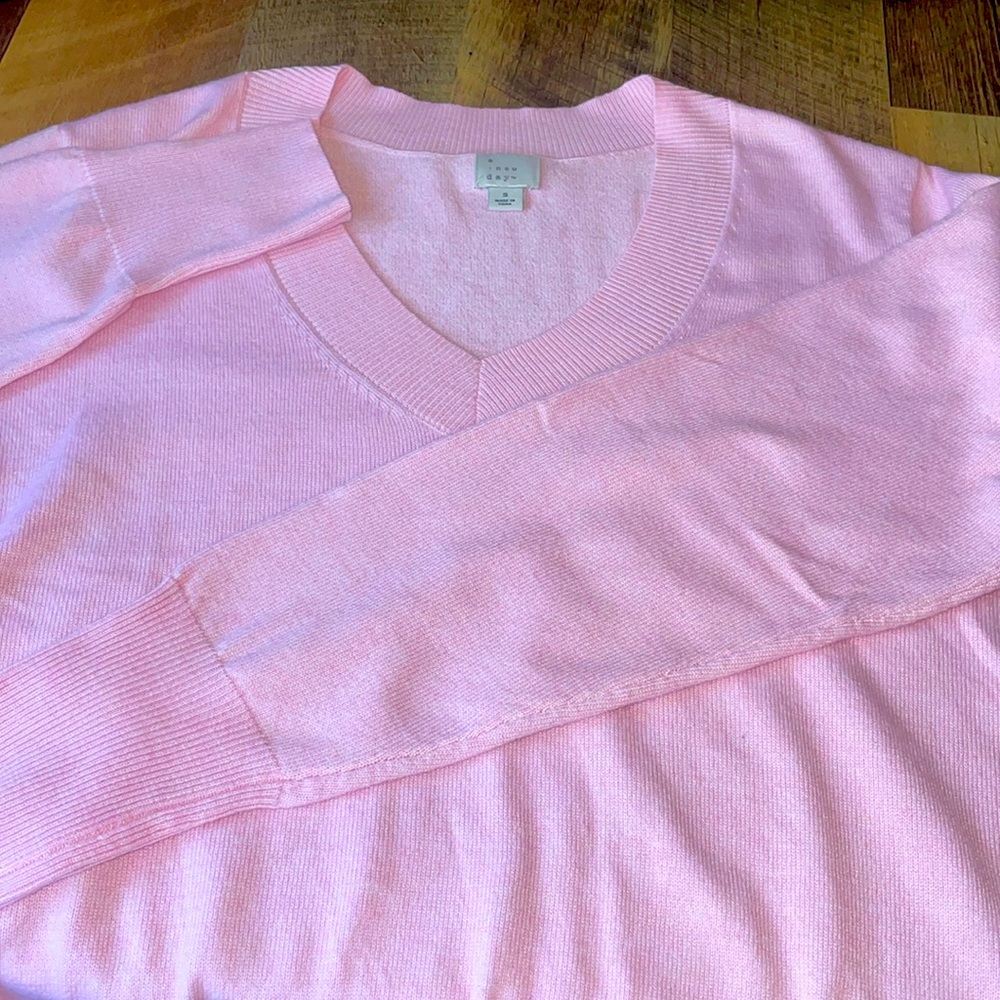 I’m selling this because I have no idea how to style this but my buyer will!